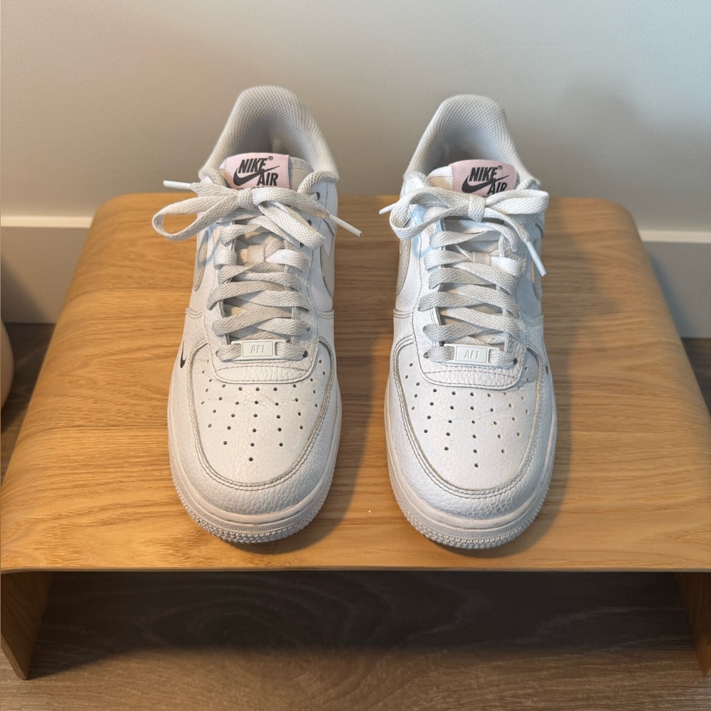 Nike Air Force 1 Low in Light Gray and Pink